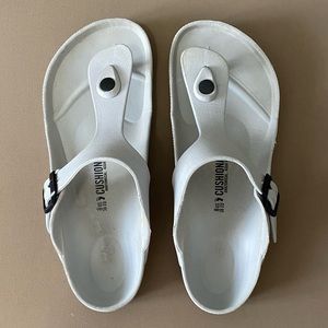 Birkenstock Gizeh Essentials Sandal - Light Gray